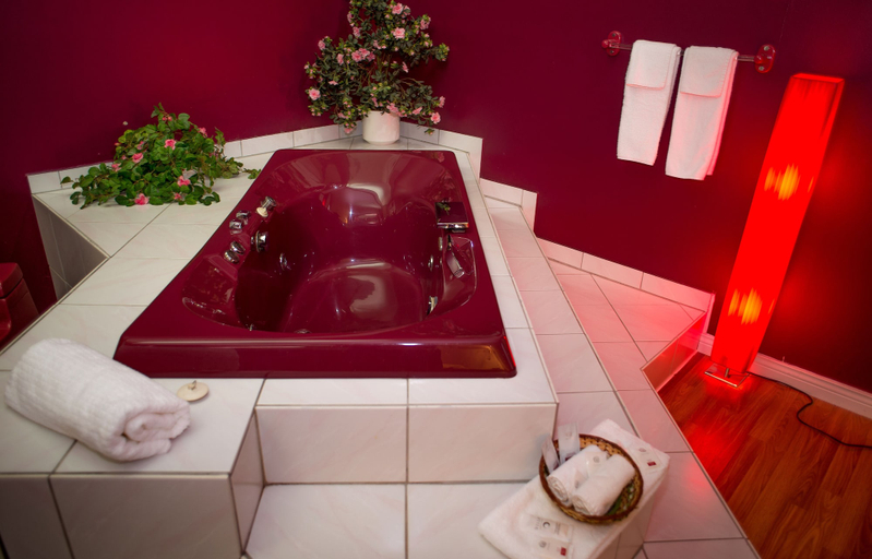Bathroom 3, Motel du Rosier, Manicouagan