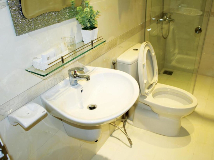 Bathroom 2, Huy Hoang 2, District 3