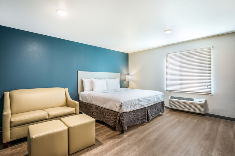 Bedroom 3, WoodSpring Suites Gurnee - Chicago, Lake