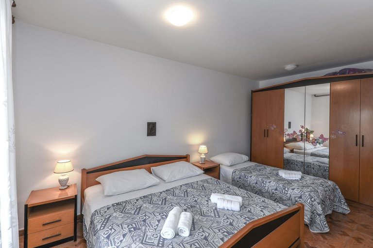 Bedroom 2, Apartment 1709, Umag