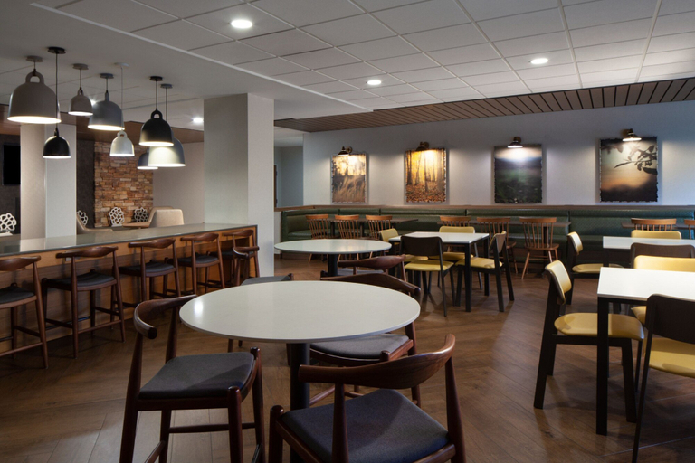 Food & Drinks 5, Fairfield Inn & Suites by Marriott Charleston, Kanawha
