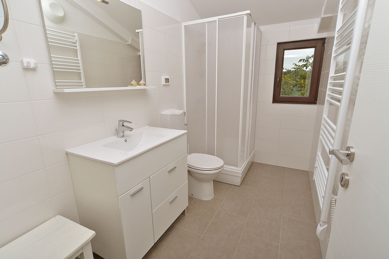 Bathroom 3, House 682, Svetvinčenat