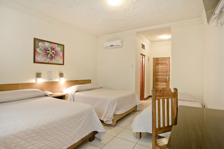 Bedroom 4, Hotel Boyeros, Liberia
