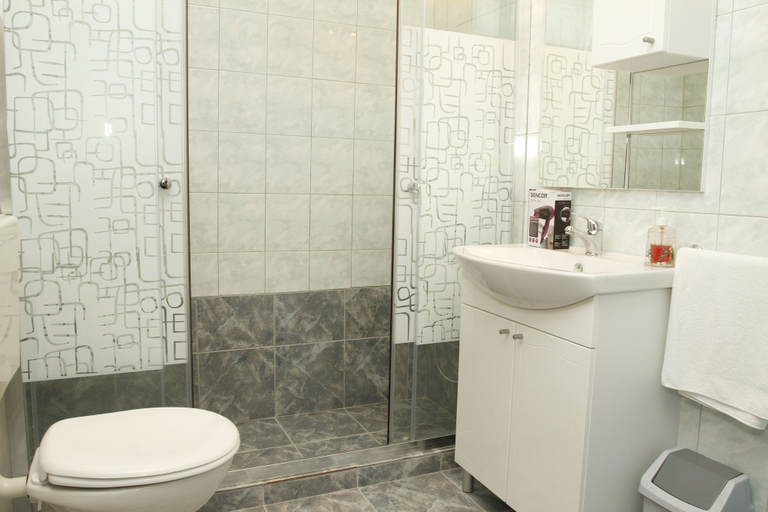 Bathroom 4, Apartments and Rooms Krizmanic, Plitvička Jezera