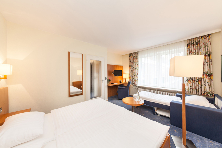Bedroom 4, Hotel Drei Kronen Elmshorn, Pinneberg