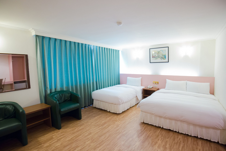 Bedroom 4, Apple Hotel, Taitung