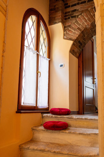 Living area, Αn exclusive deconsecrated former church residence from 1170, Verona