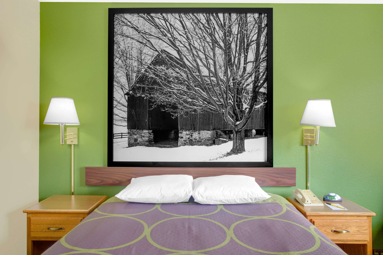 Bedroom 3, Super 8 by Wyndham Radford VA, Radford