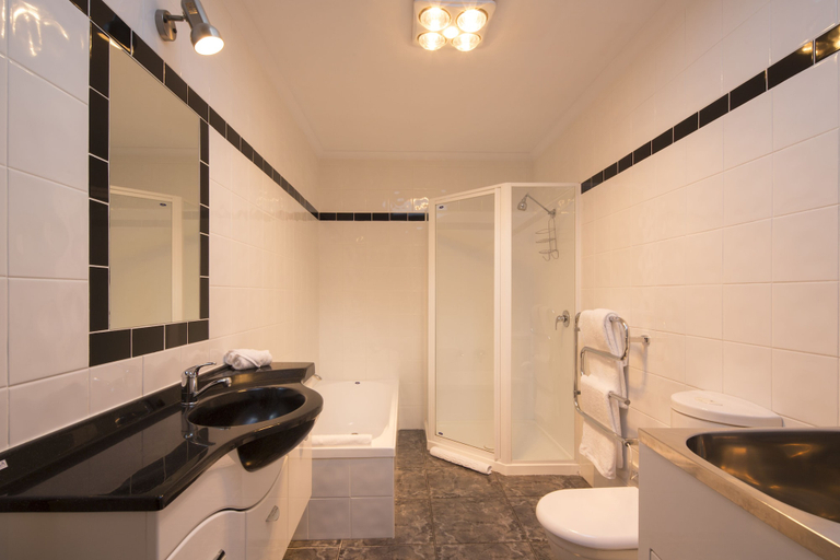 Bathroom 3, Unit B - Aspen Villa, Queenstown-Lakes