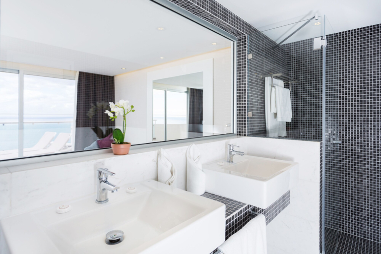 Bathroom 5, Royal Sun Resort, Santa Cruz de Tenerife