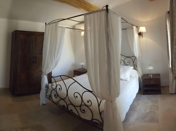Bedroom 4, Mas Dansavan, Vaucluse