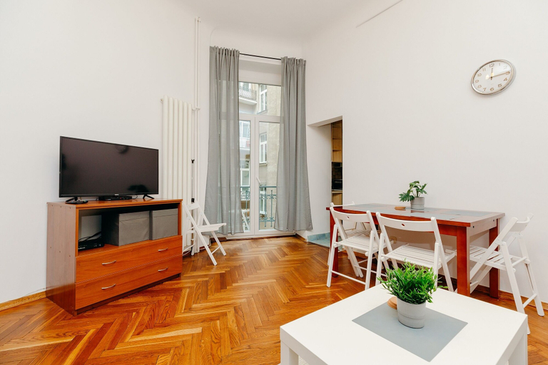 Others 5, ShortStayPoland Klonowa B29, Warsaw