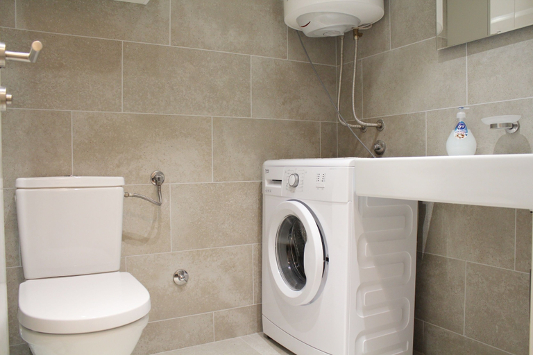 Bathroom 4, One bedroom Apartment Centar 10