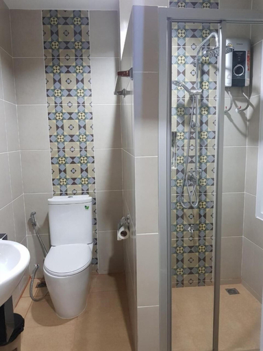 Bathroom 5, River Kwai View Hotel, Muang Kanchanaburi