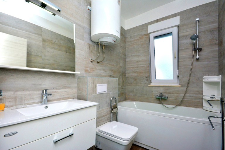 Bathroom, Apartment Jure, Podstrana