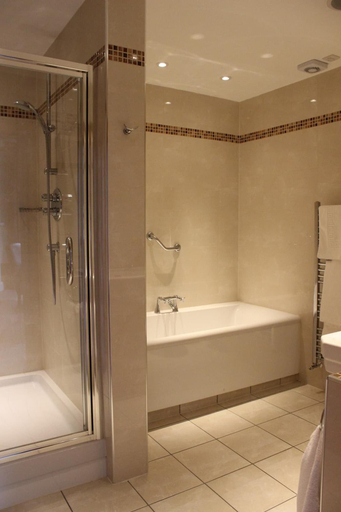 Bathroom 5, Grange Manor, Falkirk