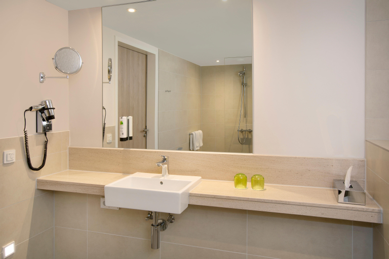 Bathroom 15