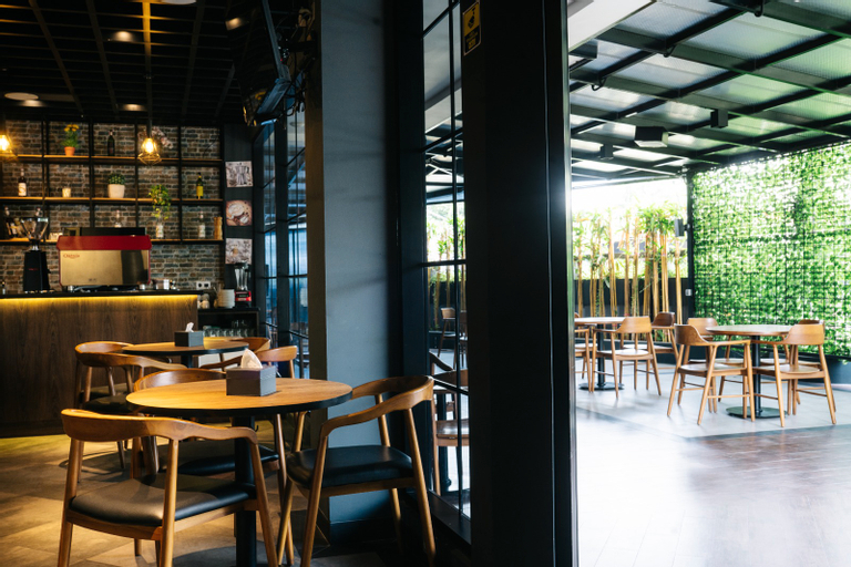 Food & Drinks 4, Grand Caman Hotel Jatibening, Bekasi