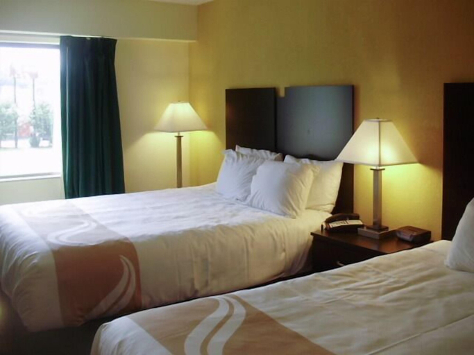 Bedroom 3, Quality Inn & Suites Pittsburgh Harmarville, Allegheny