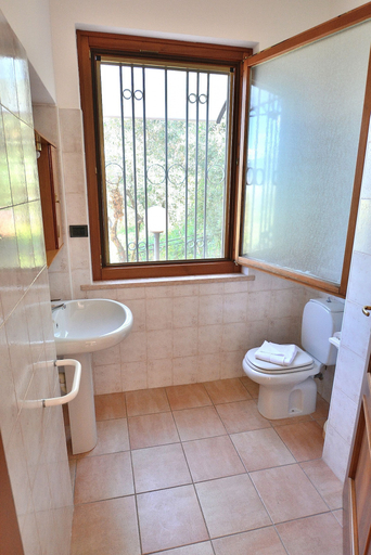 Bathroom 4, Villa Carducci, Verona