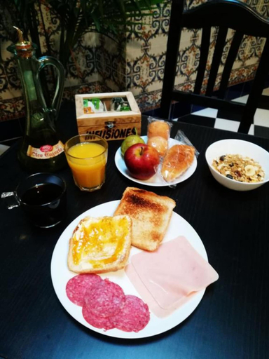 Food & Drinks 5, Hostel A2C - Adults Only, Sevilla
