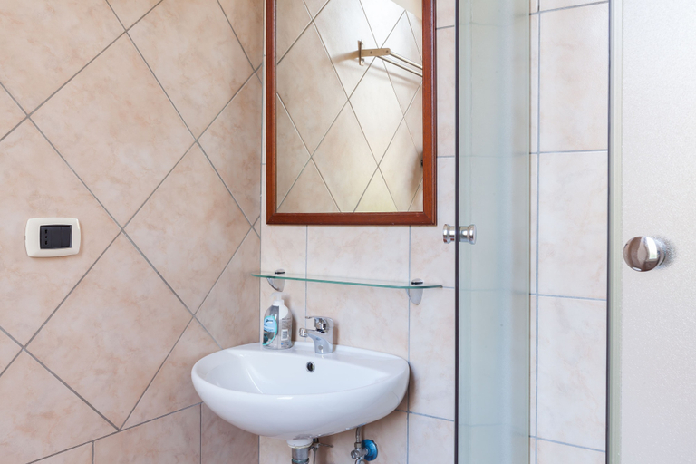 Bathroom 5, Furio Camillo, Rome