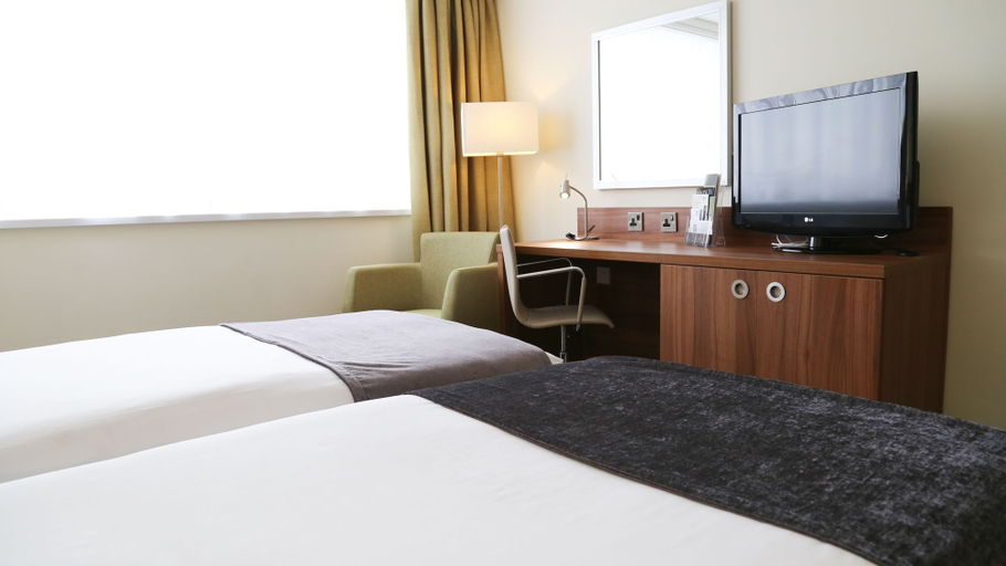Bedroom 3, Holiday Inn Runcorn by IHG, Cheshire West and Chester