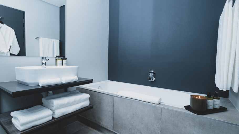 Bathroom 4, Catalyst Apartment Hotel by NEWMARK, City of Johannesburg