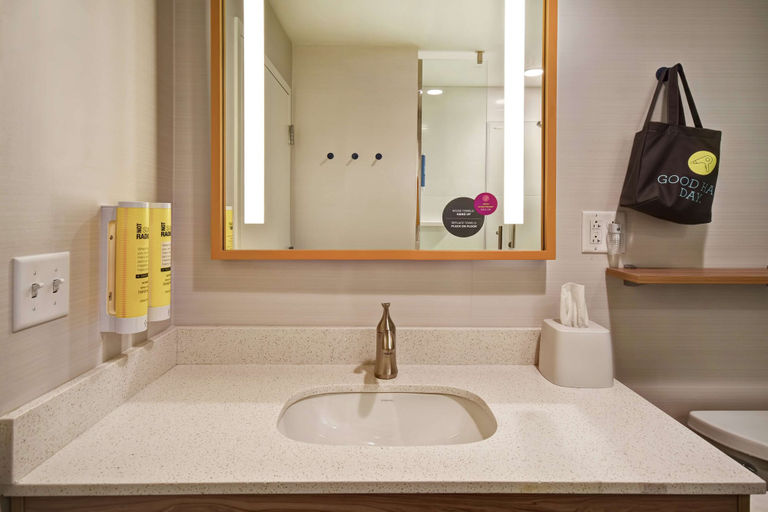 Bathroom 5, Tru by Hilton Smyrna Nashville, Rutherford
