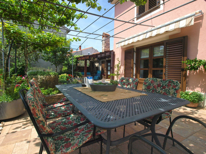 Others 5, Apartment 64, Vodnjan