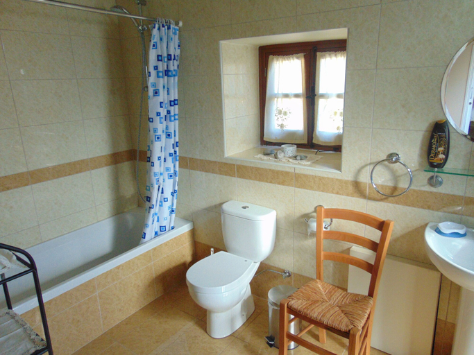 Bathroom 4, Charalambos Holiday Cottage, Larnaca