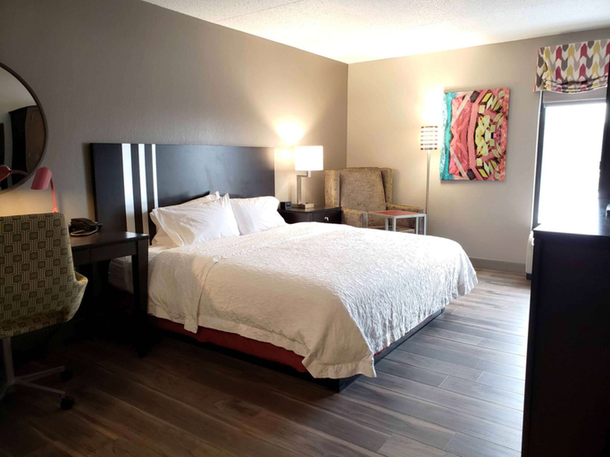 Bedroom 3, Hampton Inn Greensburg, Westmoreland
