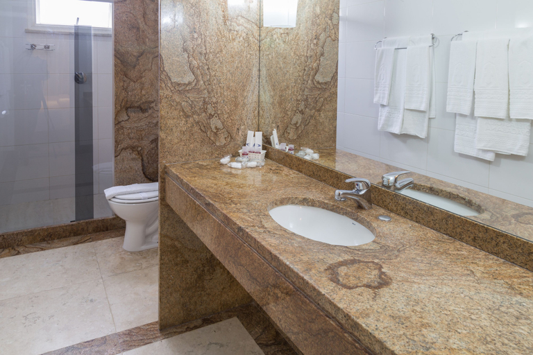 Bathroom 5, Hotel Astoria Copacabana, Rio de Janeiro
