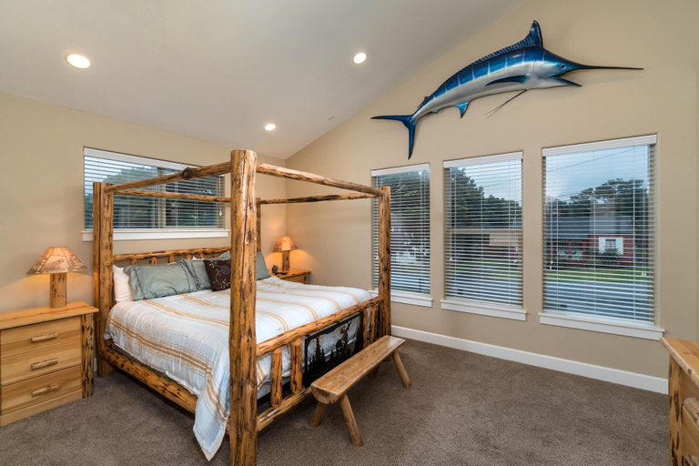 Bedroom 3, Pacific Breeze, Lincoln