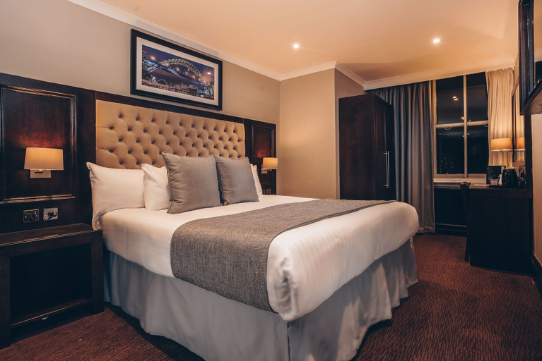 Bedroom 3, The County Hotel, Newcastle, Newcastle upon Tyne