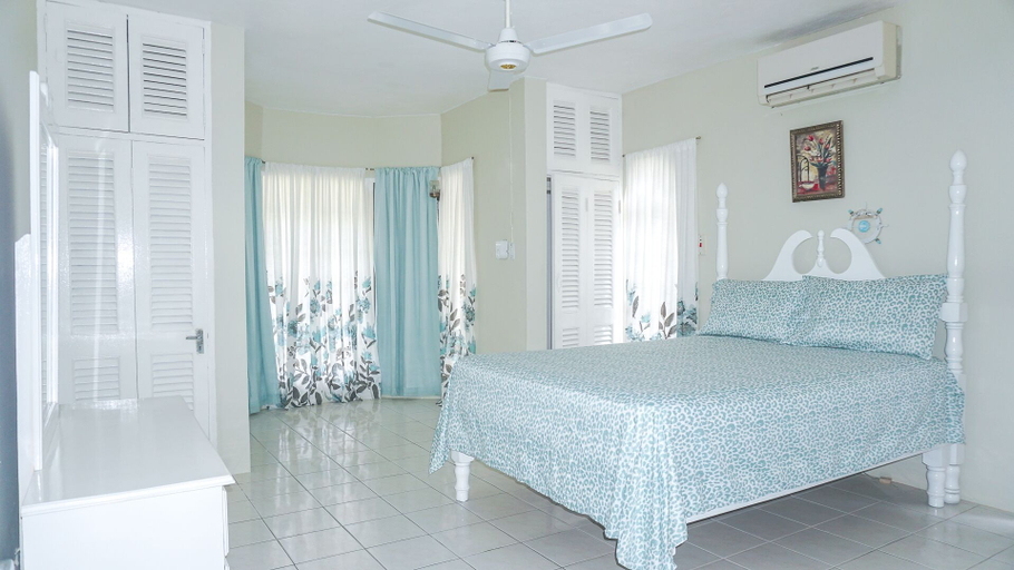 Bedroom 2, Mira Bay Apartments