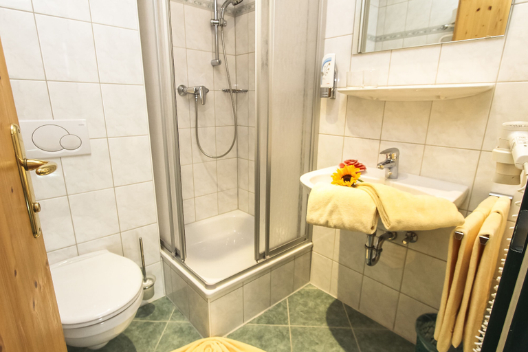 Bathroom 3, Appartements Trinker, Zell am See