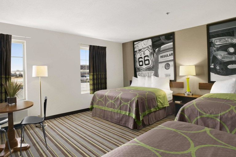 Bedroom 3, Super 8 by Wyndham Strafford/Springfield Area, Greene