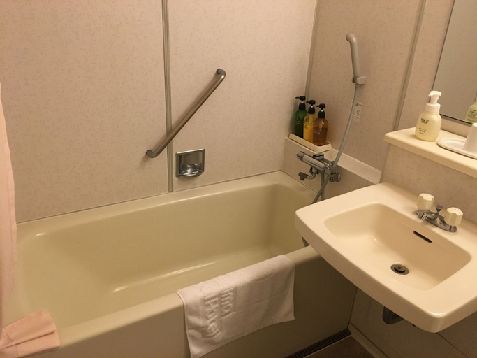 Bathroom 5, Kagoshima Sun Royal Hotel, Kagoshima