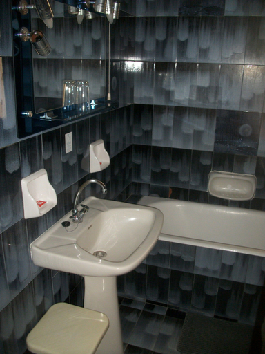 Bathroom 4, Efi Hotel, Crete
