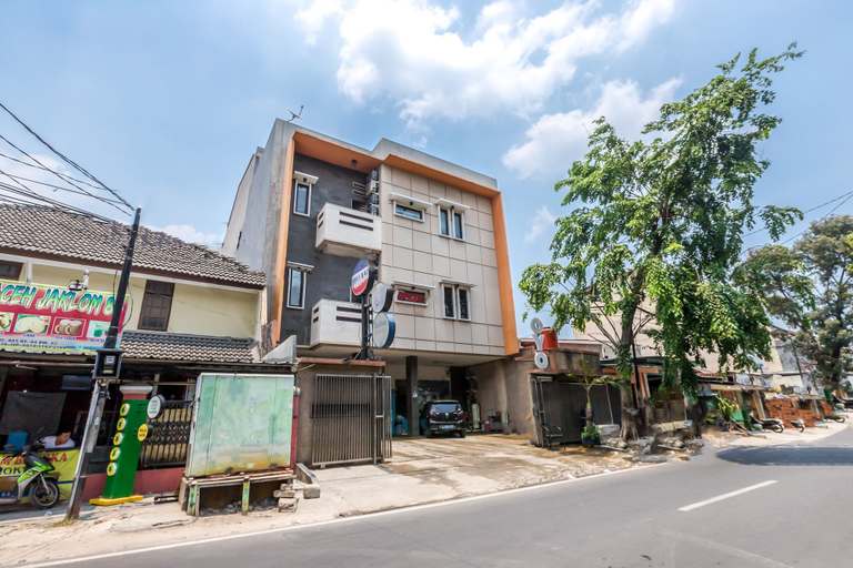 Exterior & Views 2, OYO 1435 Residence 446, West Jakarta