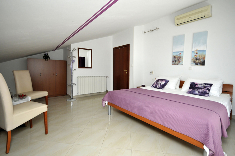 Bedroom 3, Apartments Roza, Trogir