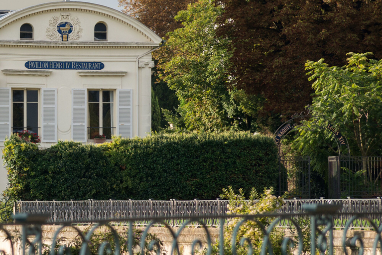 Exterior & Views 3, Pavillon Henri IV Hotel Restaurant Gastronomique Terrasse, Yvelines