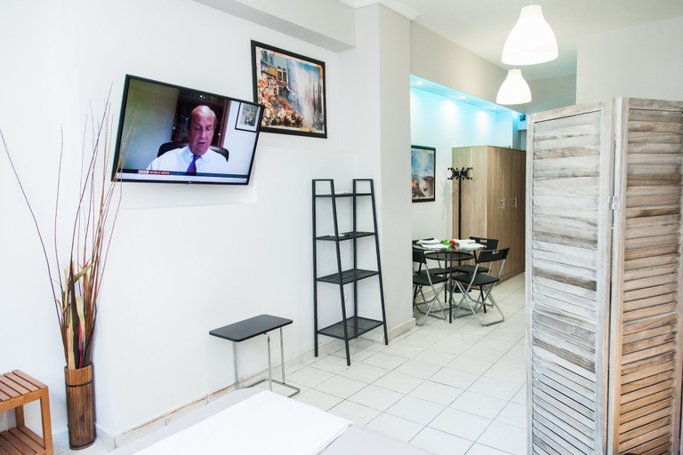 Others 5, Cozy and Comfy Central Athens Apt., Attica