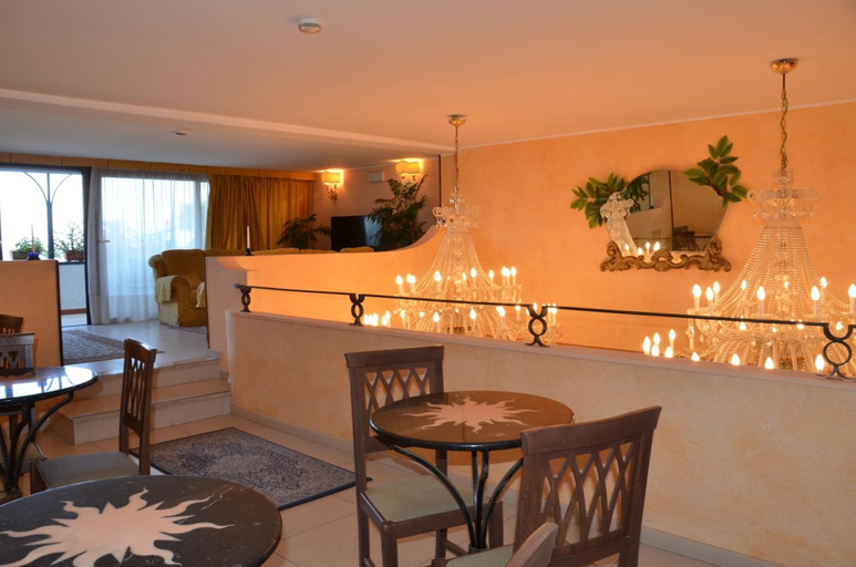 Food & Drinks 5, Hotel Kalos, Messina