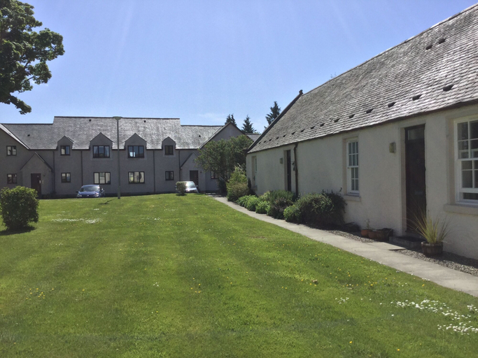 Exterior & Views 2, Inverness Apartments - Courtyard, Highland