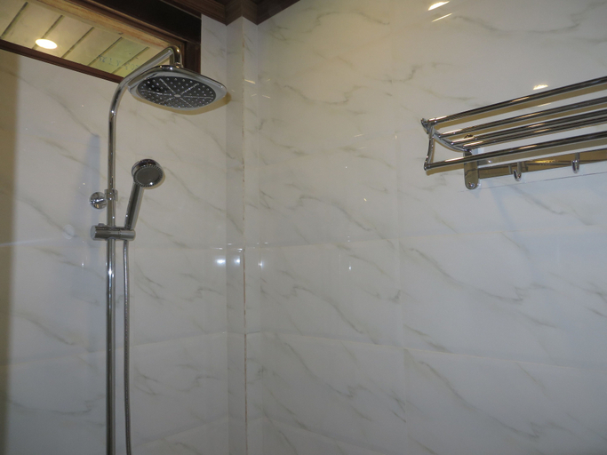 Bathroom 3, Queen's House, Luang Prabang