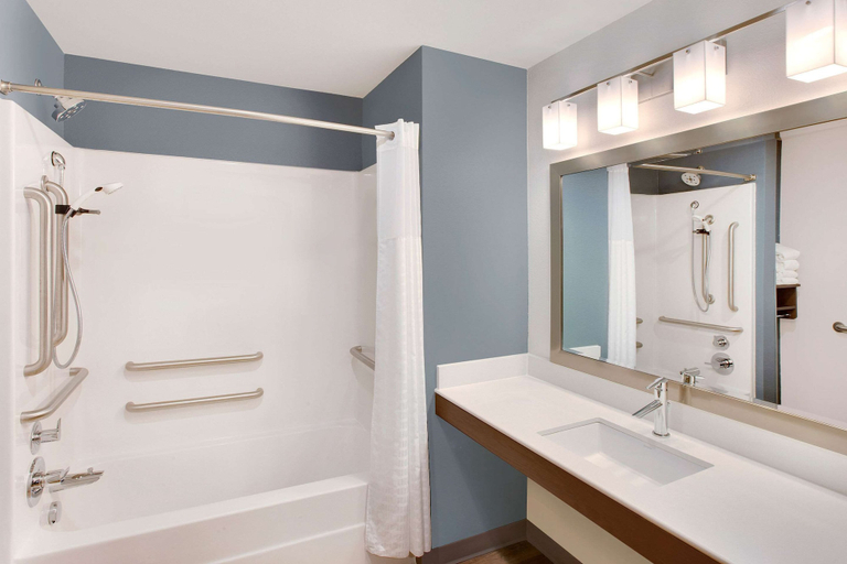 Bathroom 4, WoodSpring Suites Nashville near Rivergate, Davidson