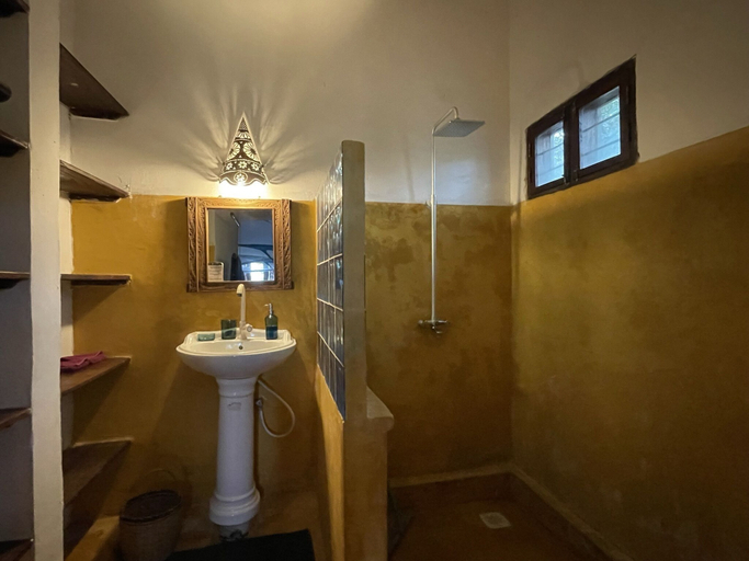 Bathroom 3, Bellevue Guesthouse, Kusini