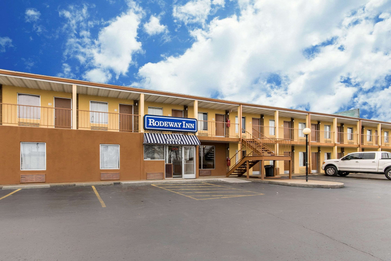 Exterior & Views 2, Rodeway Inn Hopkinsville, Christian